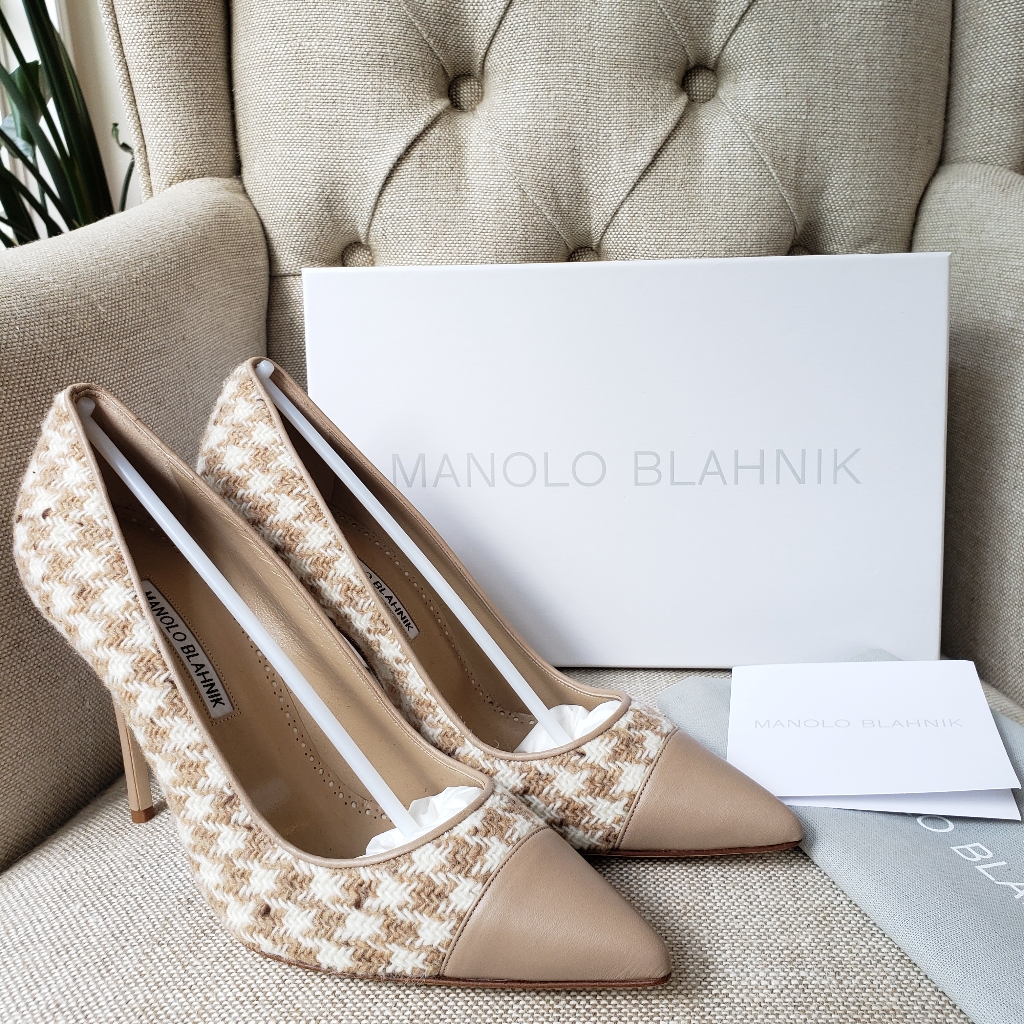 Brand New Manolo Blahnik Tweed Pumps 37
